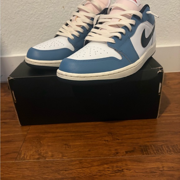 Jordan 1 Low SE (Motion Pack)